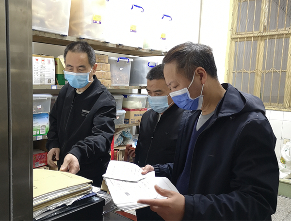 石鼓區(qū)市場(chǎng)監(jiān)管局開(kāi)展校園食品安全專(zhuān)項(xiàng)檢查